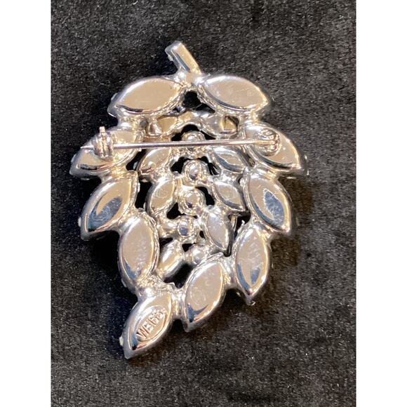 Classic Weiss Designed Rhinestone Leaf Brooch - Picture 4 of 4